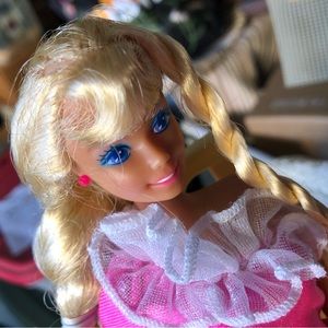 Barbie / Vintage /Radio &Chair